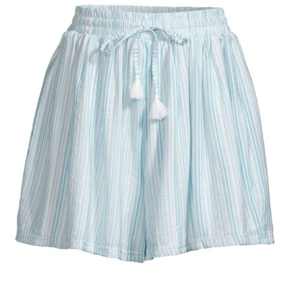 NEW BCBGeneration Striped Shorts - Picture 3 of 4